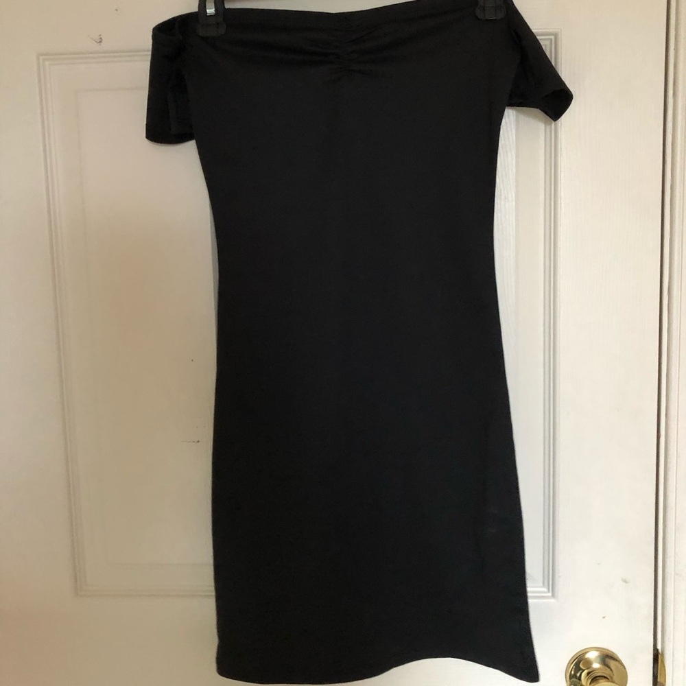 Black Off the Shoulder Bodycon Dress